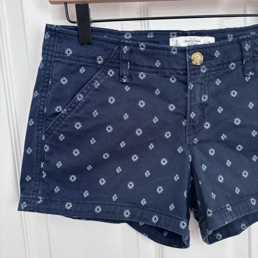 Navy Print Shorts | Abercrombie & Fitch Size 2 - Picture 3 of 10